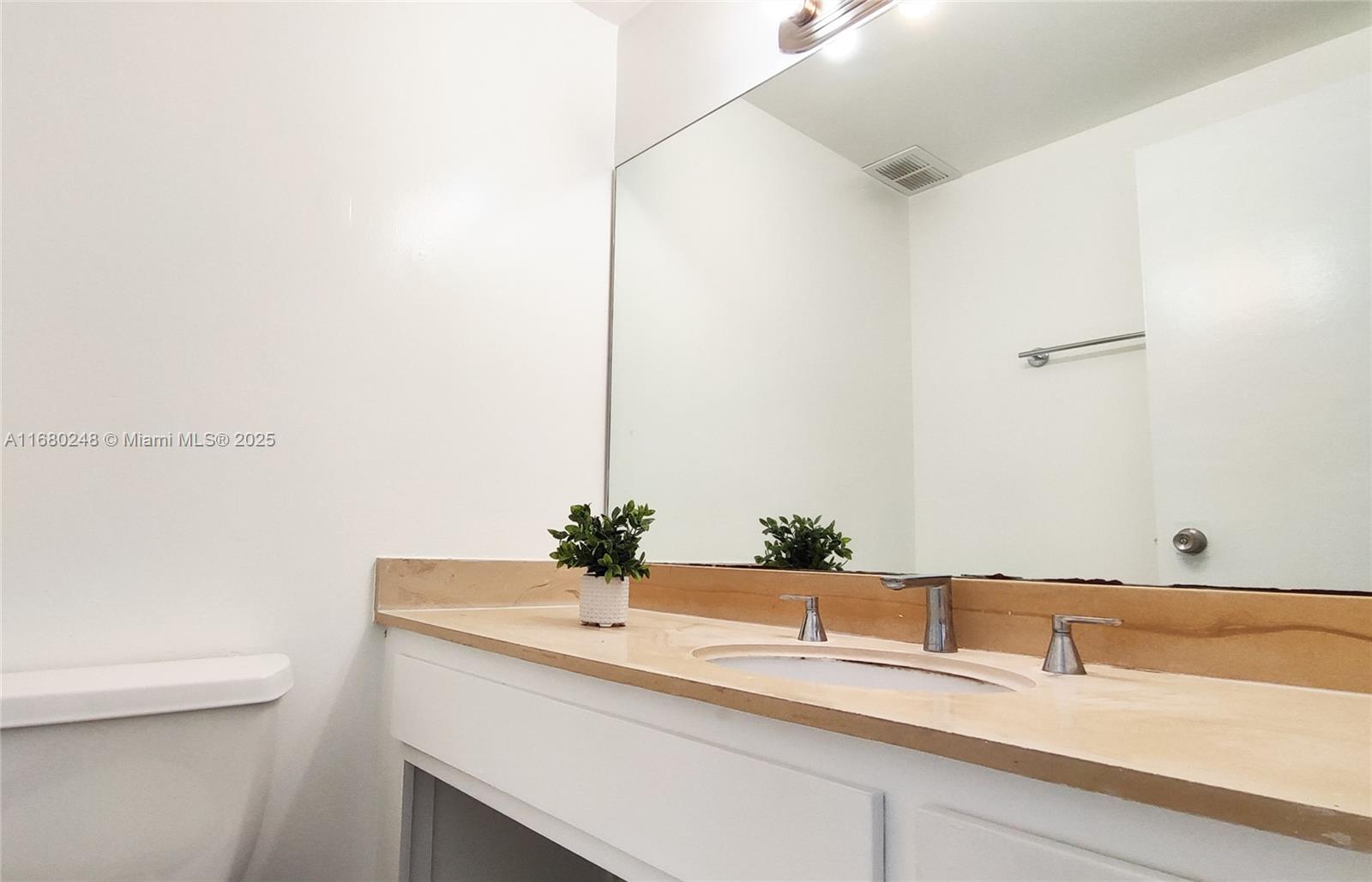 ARLEN HOUSE WEST CONDO - Residential