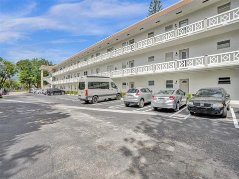 A home in Lauderdale Lakes