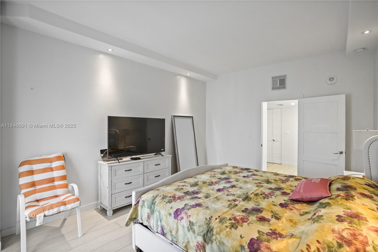 ARLEN HOUSE EAST CONDO - Residential