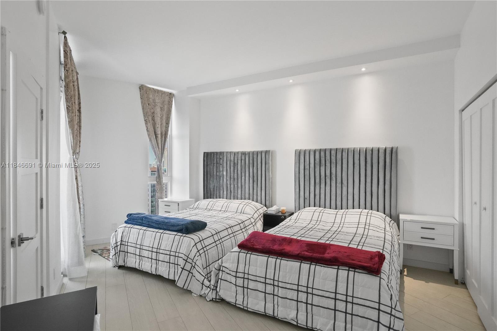 ARLEN HOUSE EAST CONDO - Residential