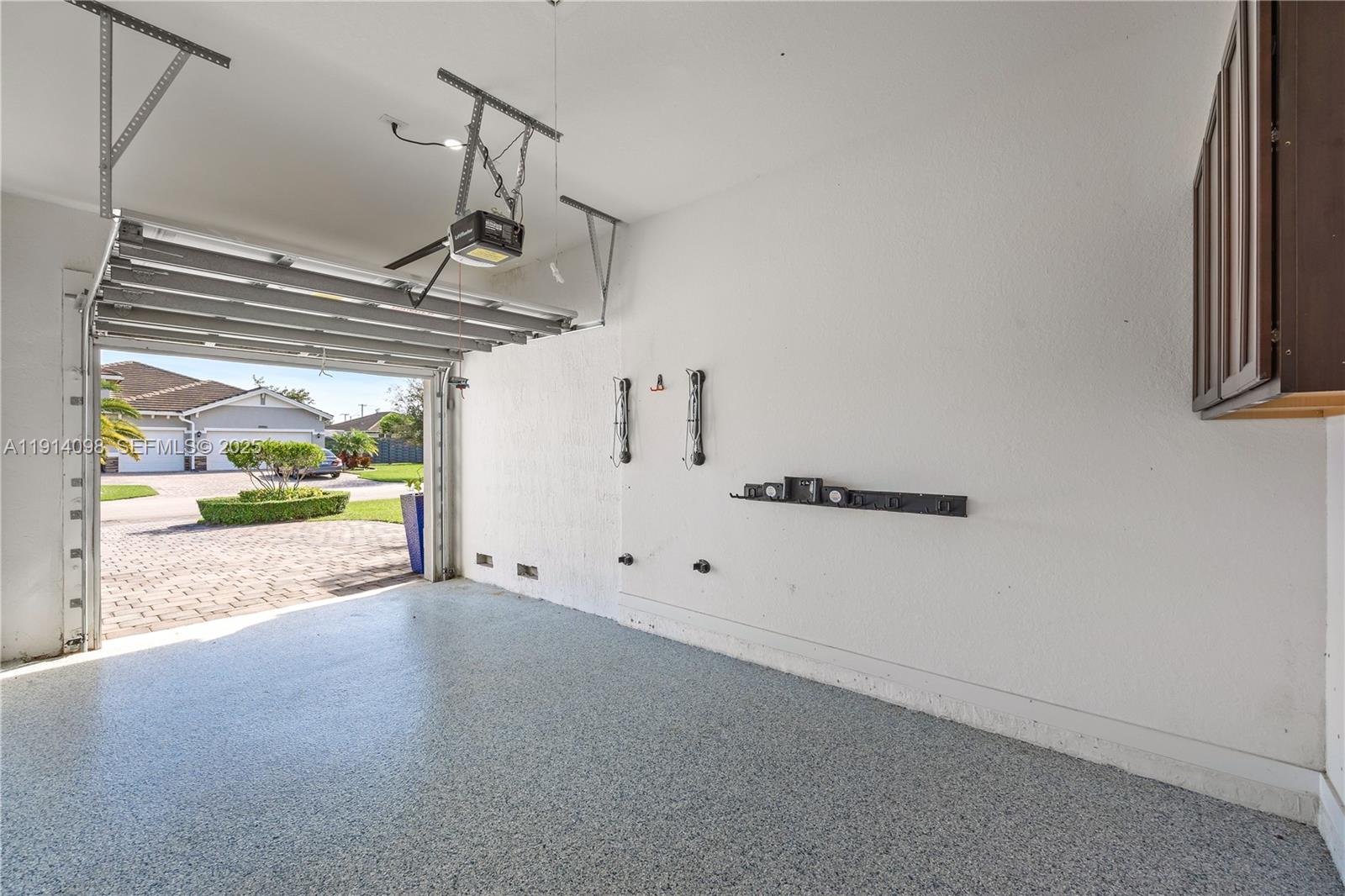 BRIGHT HOMES - Residential