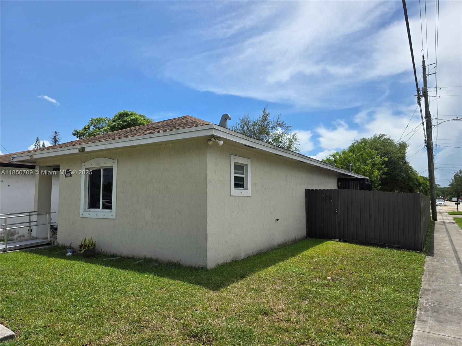 6040 NW 30th Ave