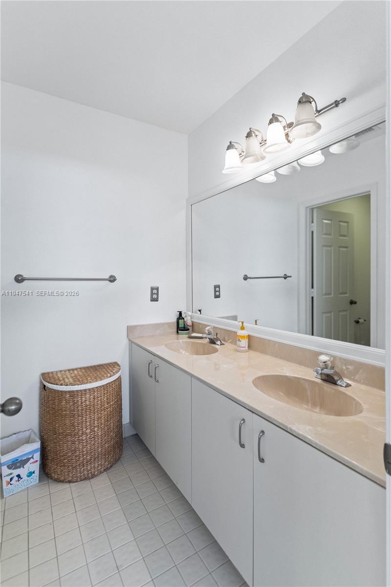 HOLIDAY SPRINGS VILLAGE S - Residential