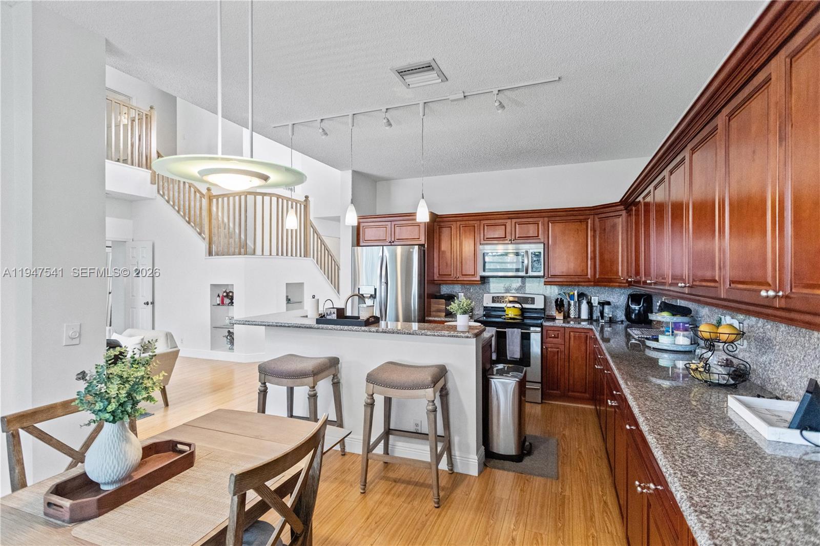 HOLIDAY SPRINGS VILLAGE S - Residential