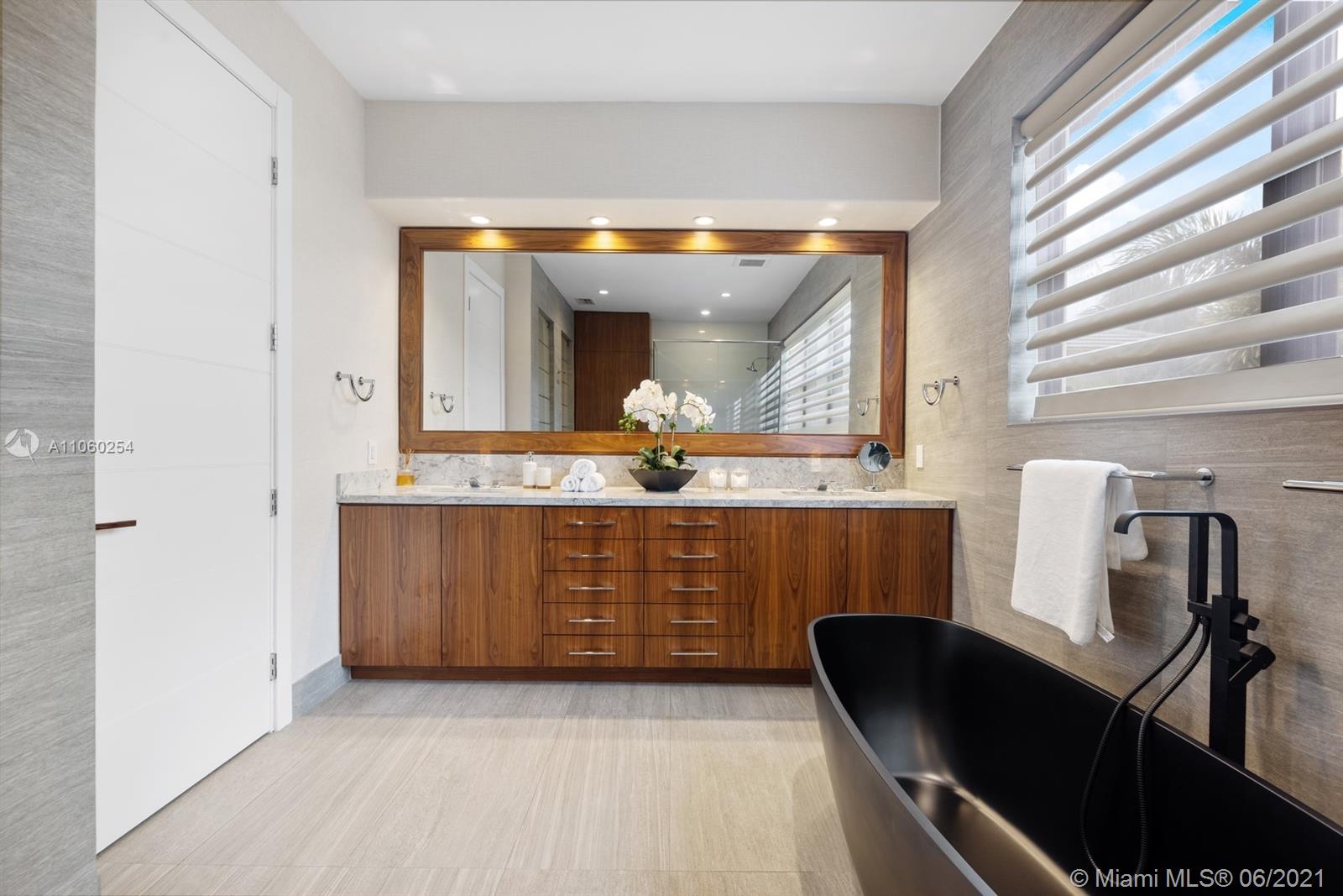 HOLIDAY COLONY - Residential