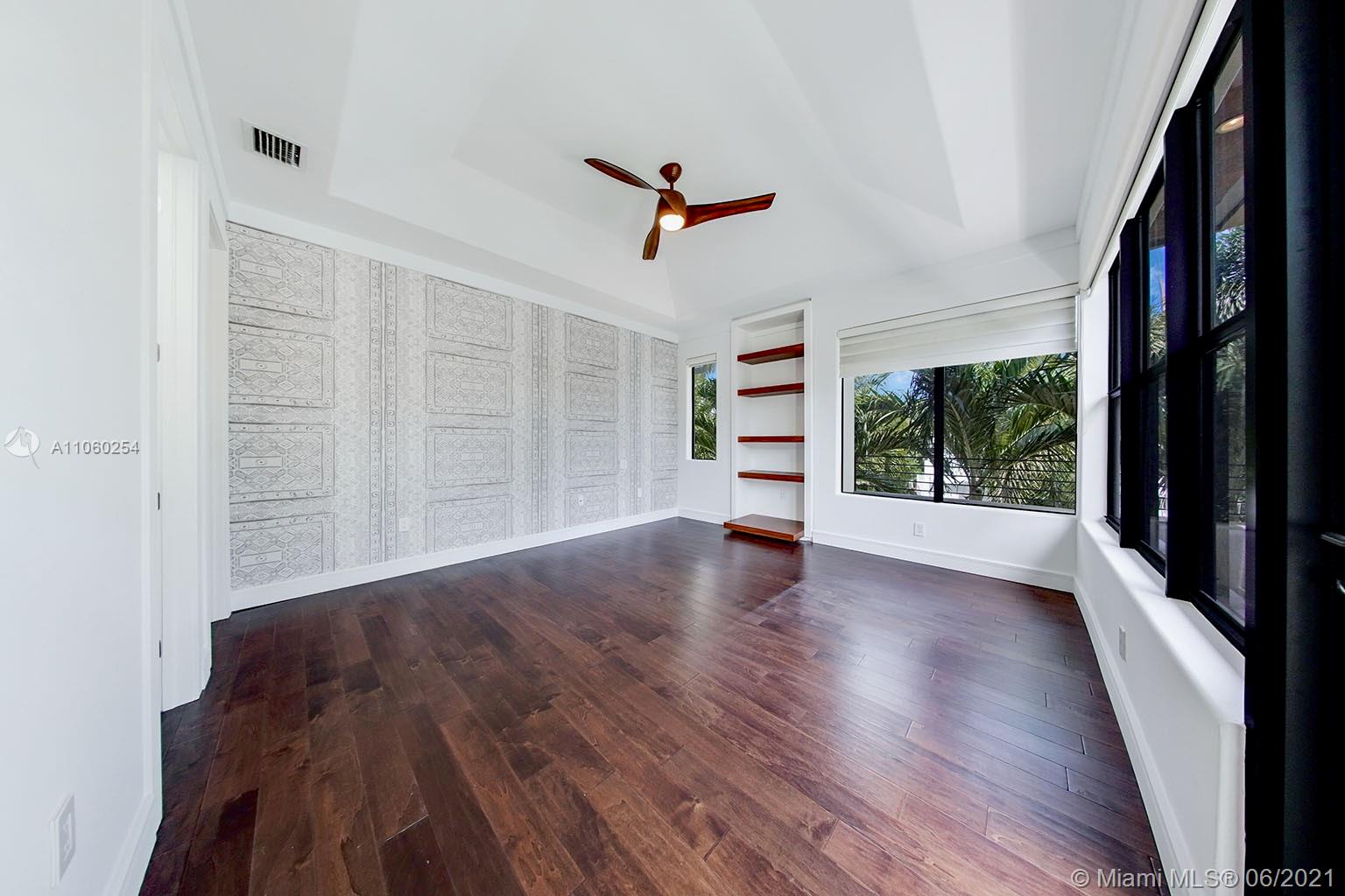 HOLIDAY COLONY - Residential