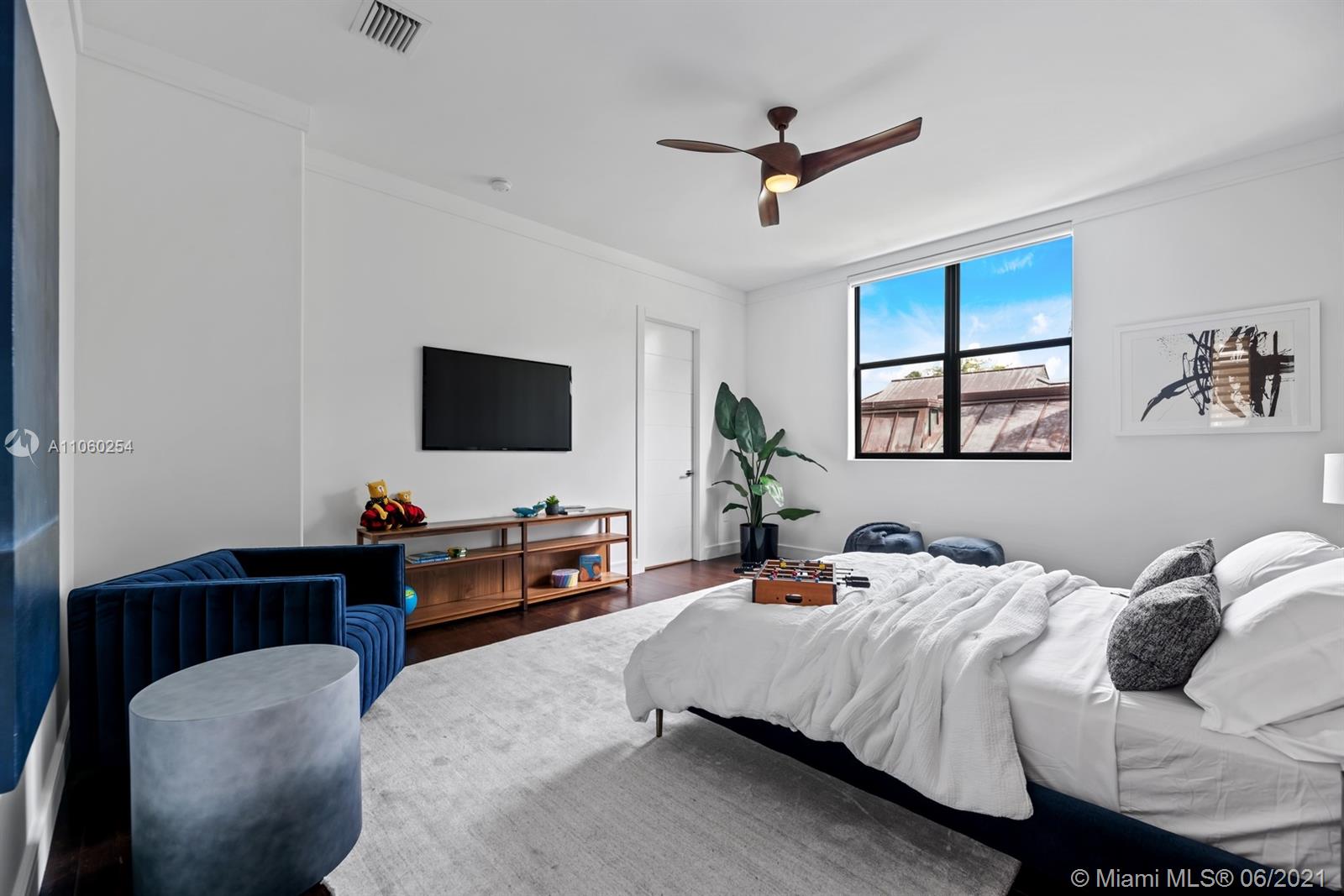 HOLIDAY COLONY - Residential