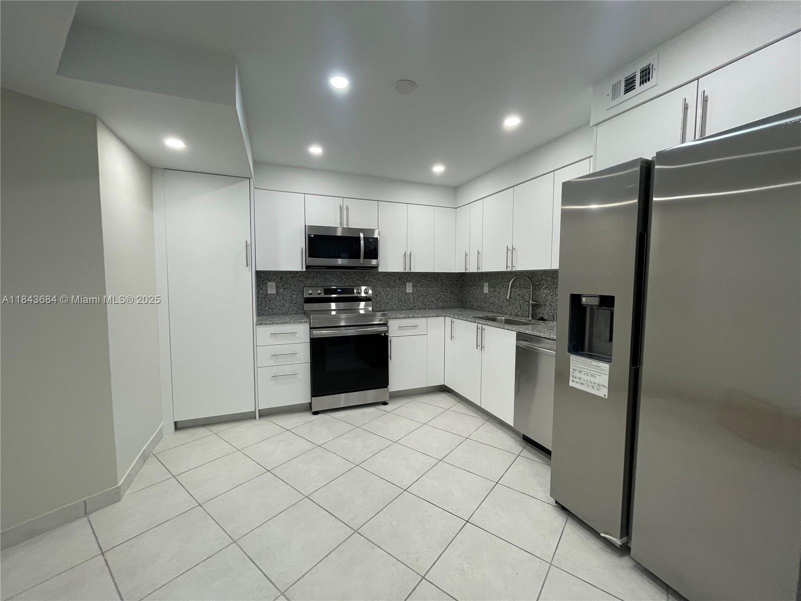 3180 S Ocean Dr 520