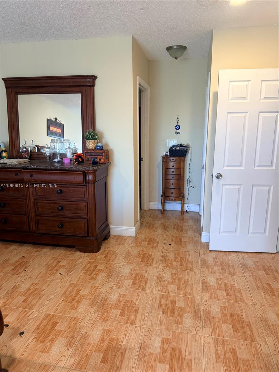 VILLAS OF OLD CUTLER - Residential