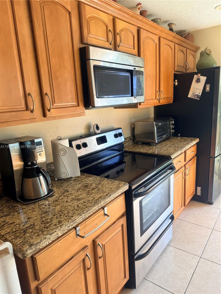 VILLAS OF OLD CUTLER - Residential