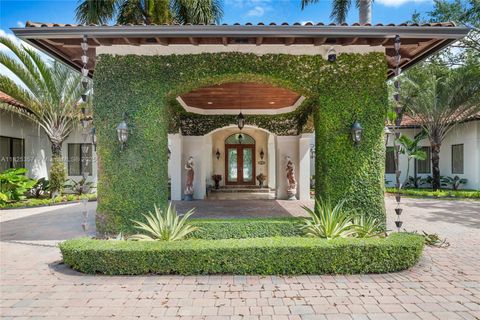 Photo of 7405 SW 104th St, Pinecrest, FL 33156 (MLS # A11825357)