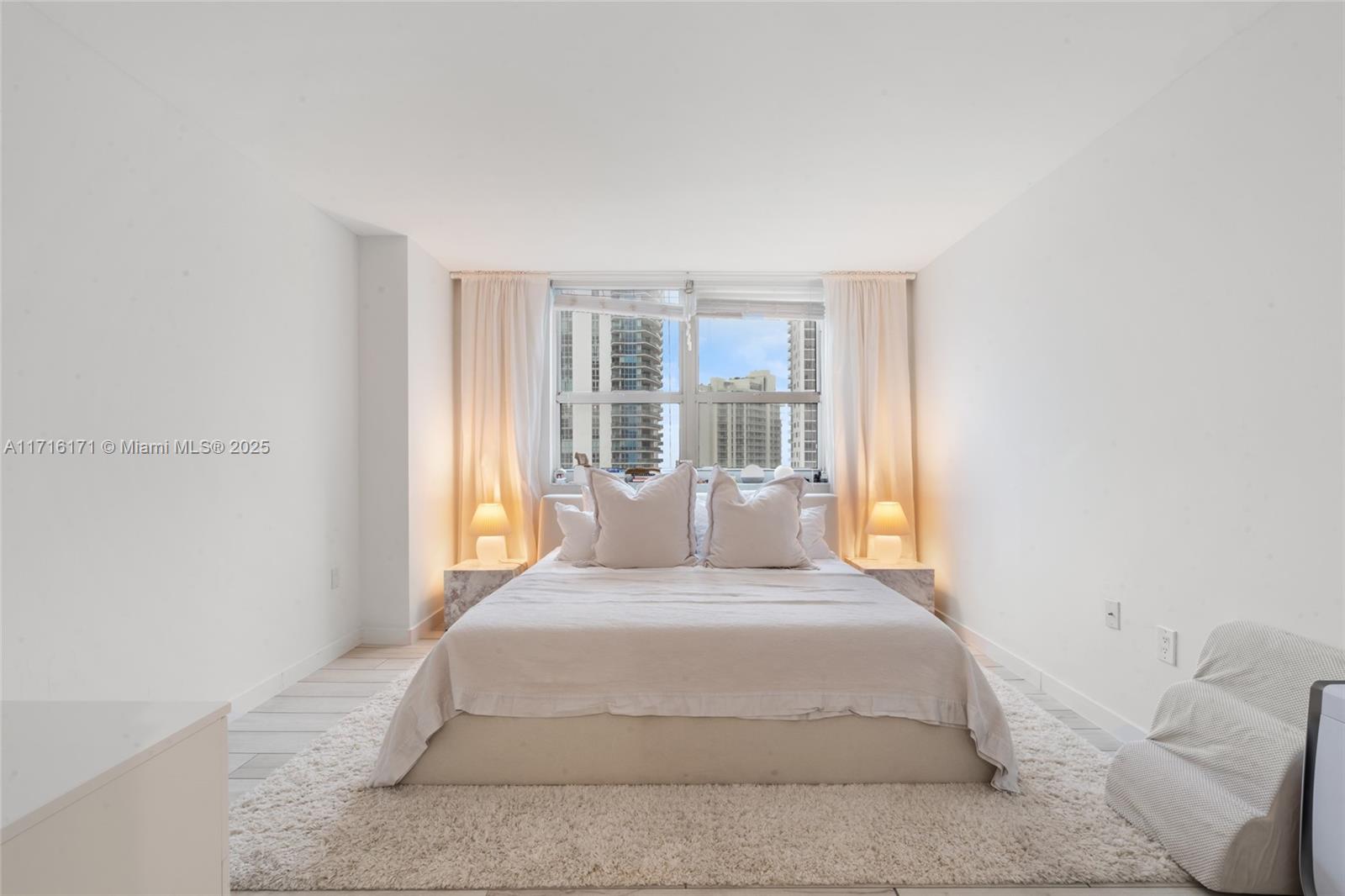 THE MARK ON BRICKELL COND - Residential