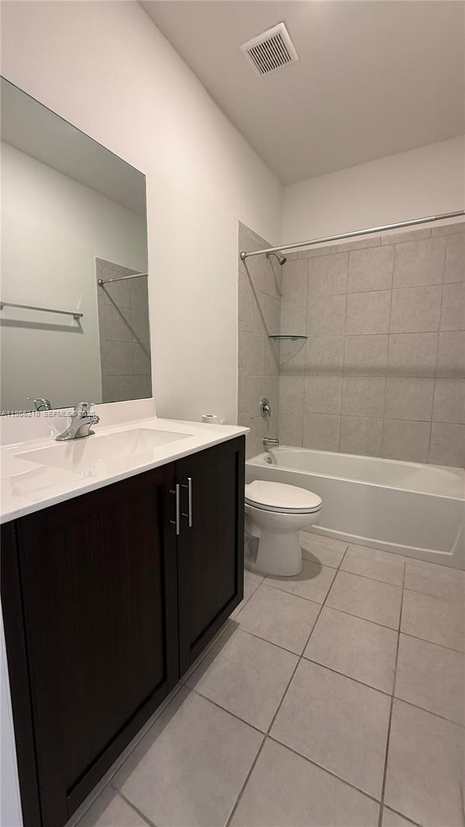 SILVER PALM RESIDENTIAL H - Residential Lease