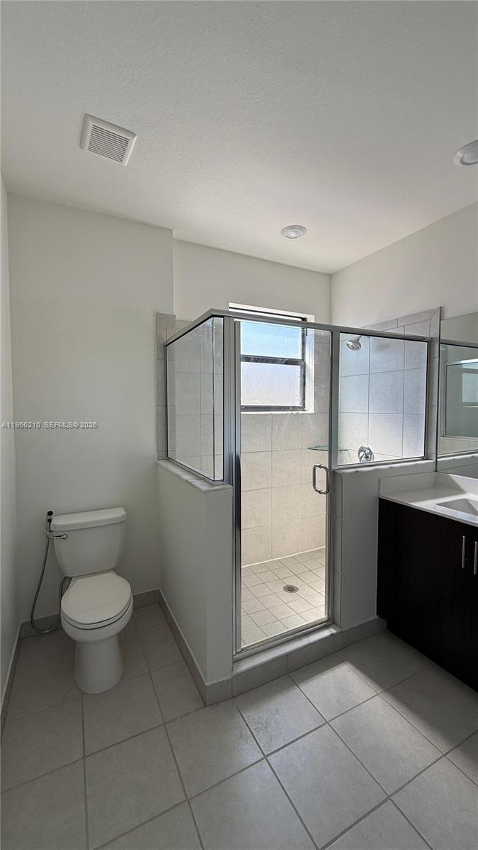 SILVER PALM RESIDENTIAL H - Residential Lease