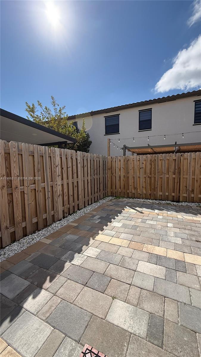 SILVER PALM RESIDENTIAL H - Residential Lease