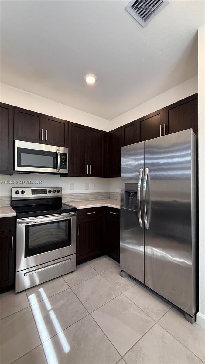 SILVER PALM RESIDENTIAL H - Residential Lease