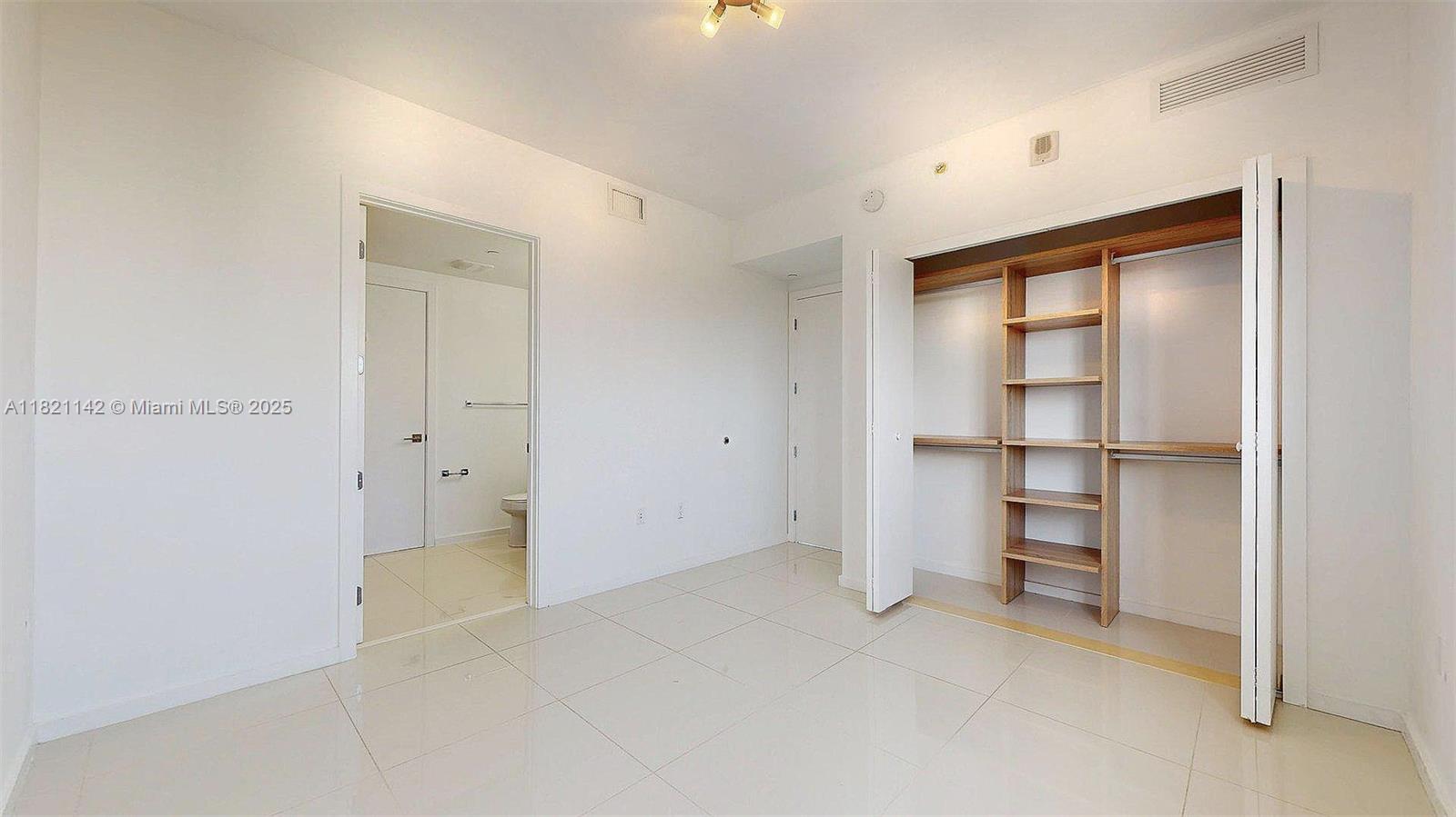 5252 PASEO CONDO - Residential