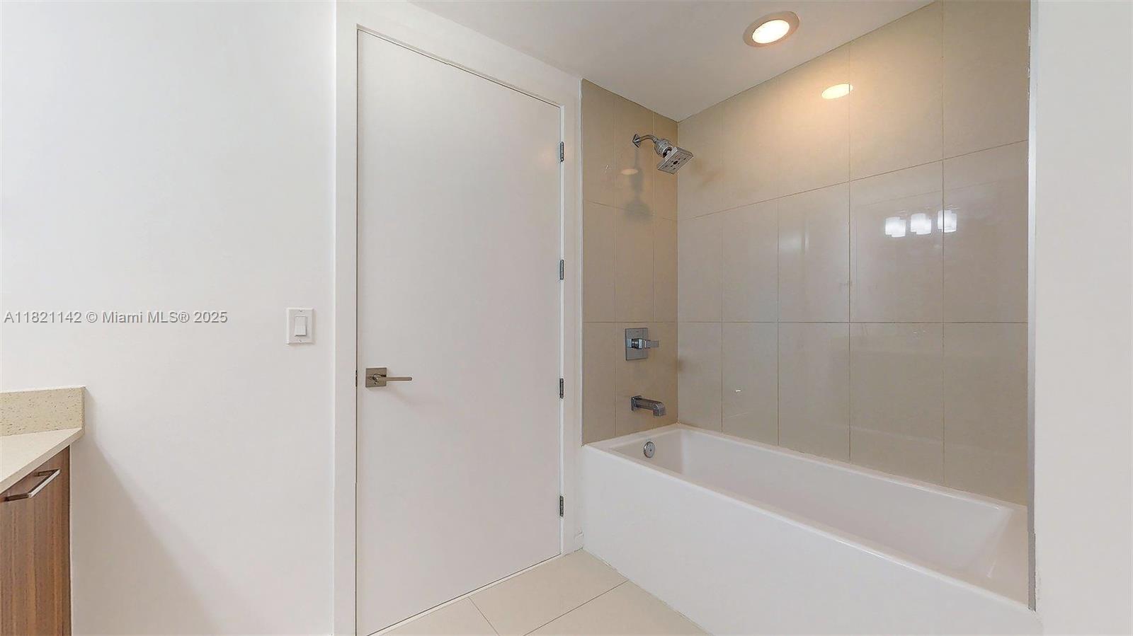 5252 PASEO CONDO - Residential