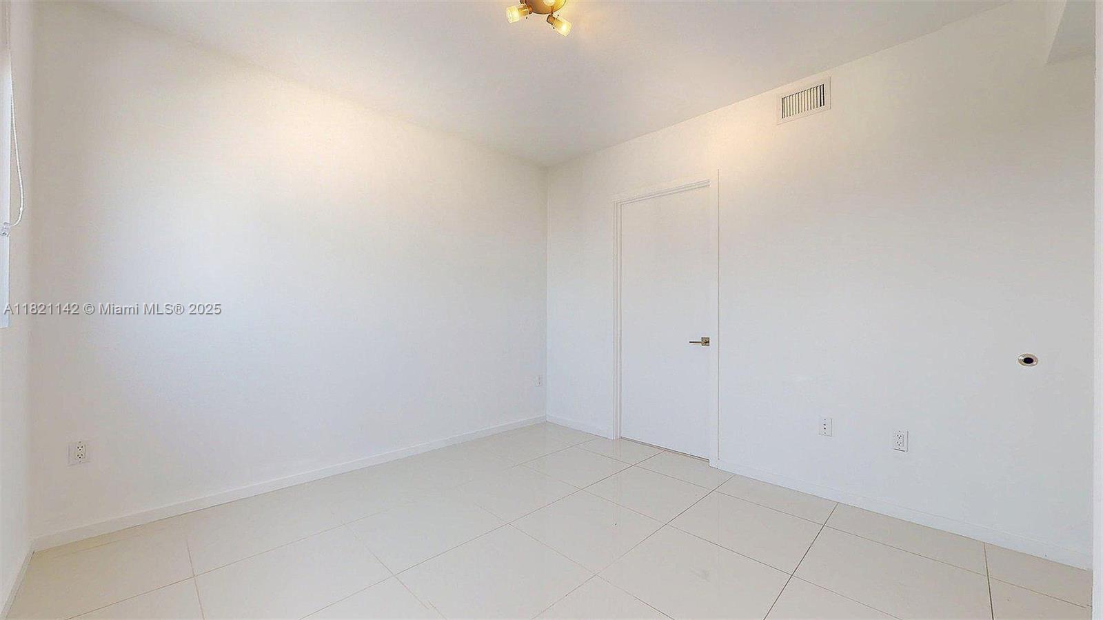 5252 PASEO CONDO - Residential