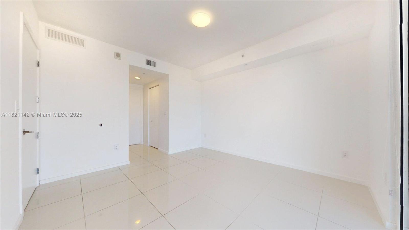 5252 PASEO CONDO - Residential