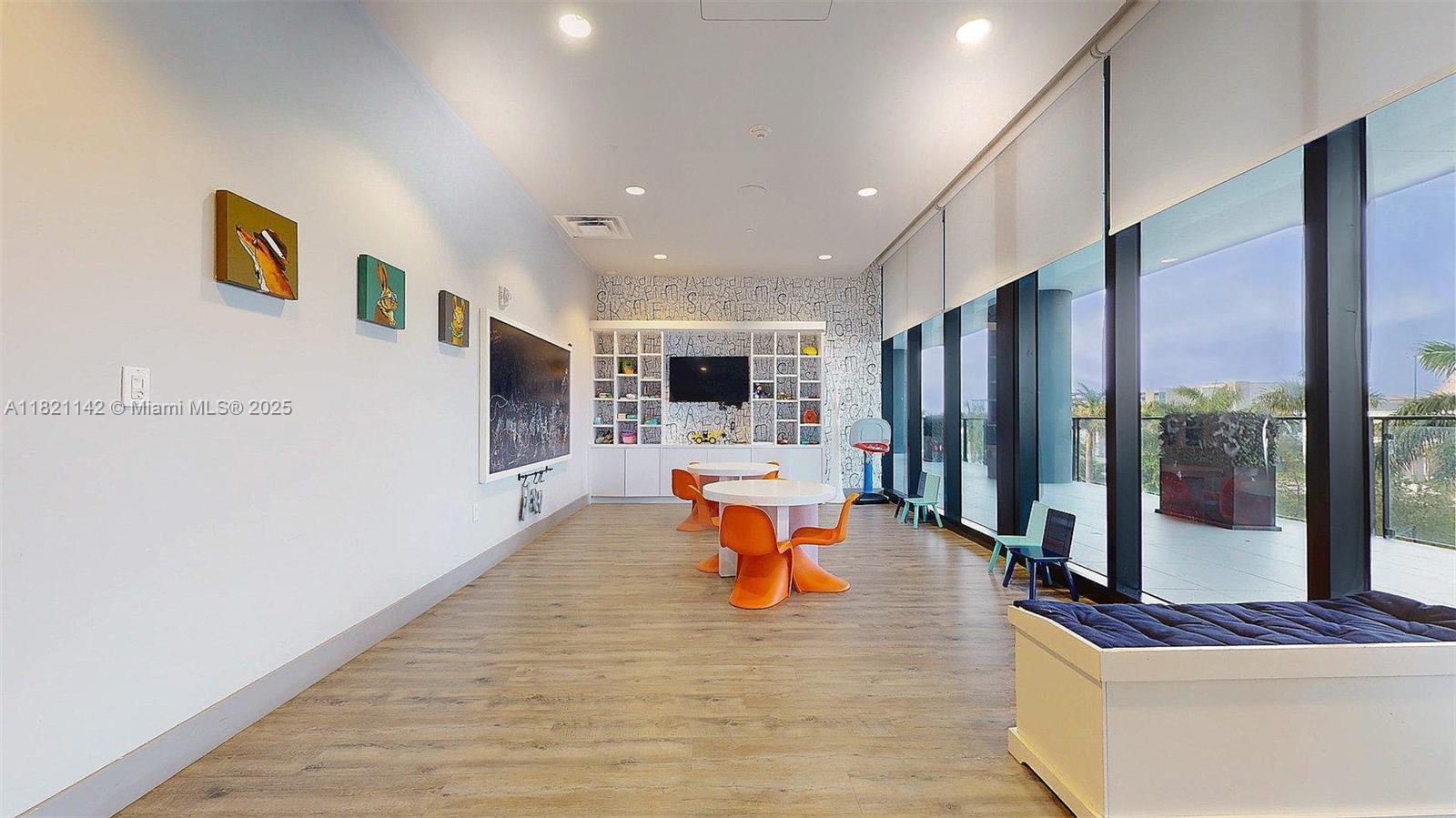 5252 PASEO CONDO - Residential