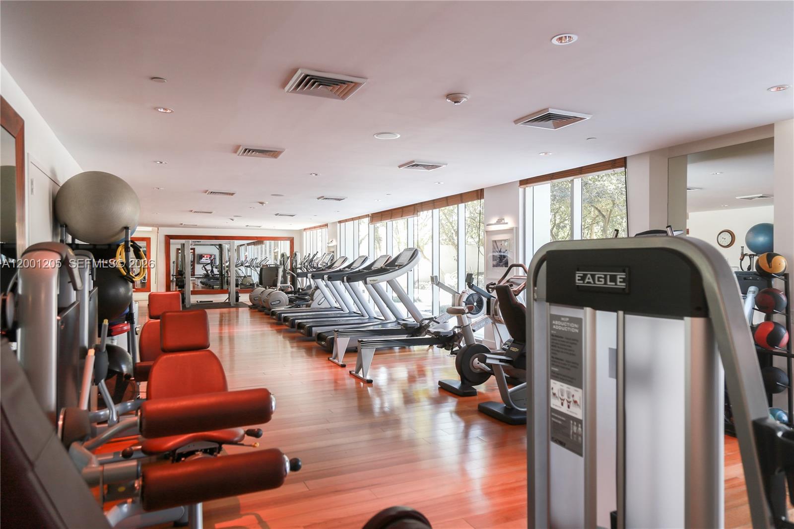 GROVENOR HOUSE CONDO - Residential Lease