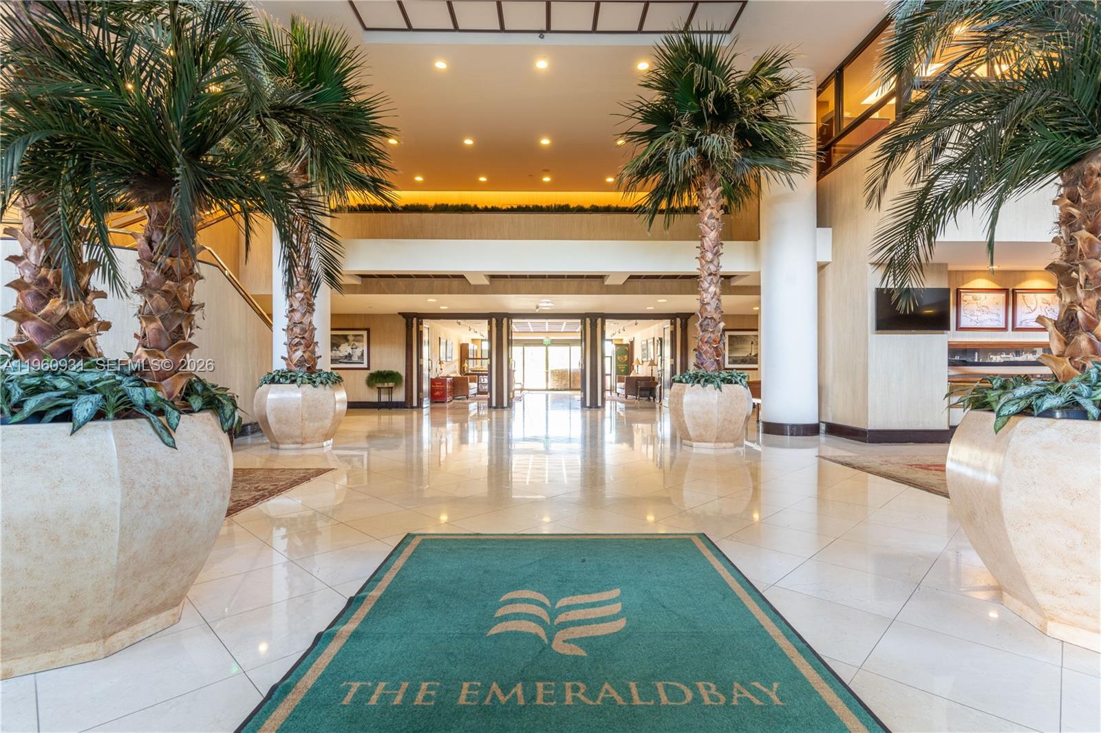 THE EMERALDBAY @ KEY COLO - Residential