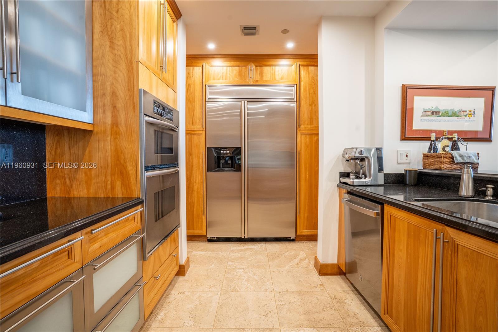 THE EMERALDBAY @ KEY COLO - Residential