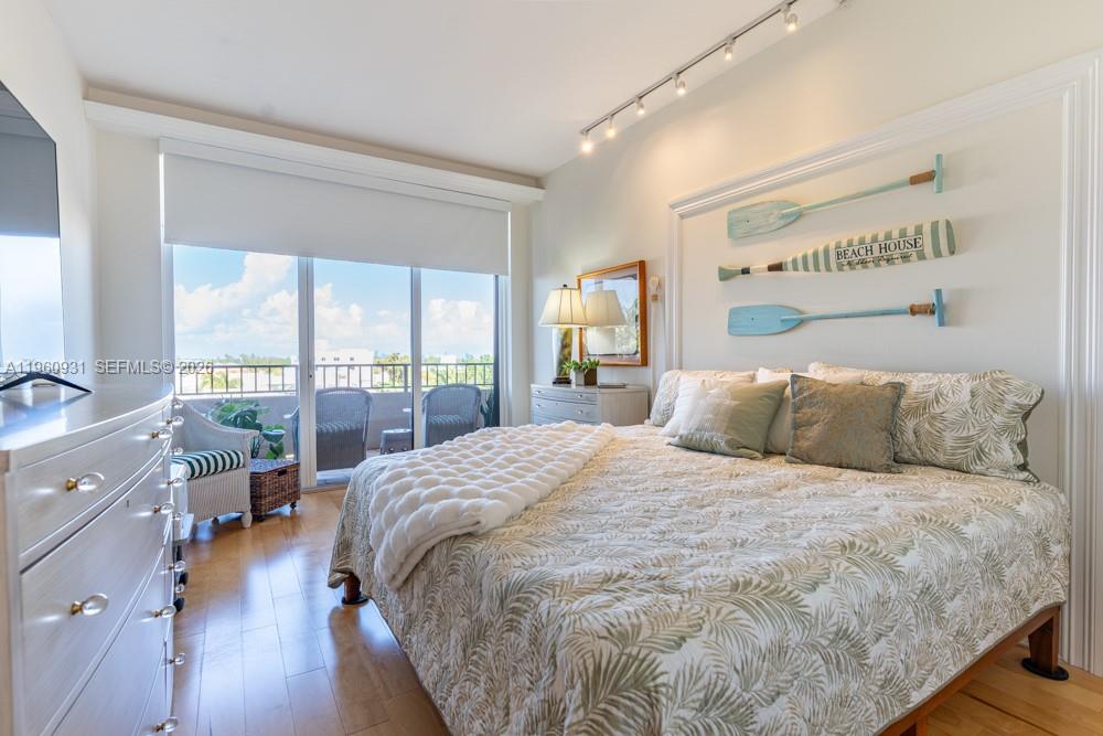 THE EMERALDBAY @ KEY COLO - Residential