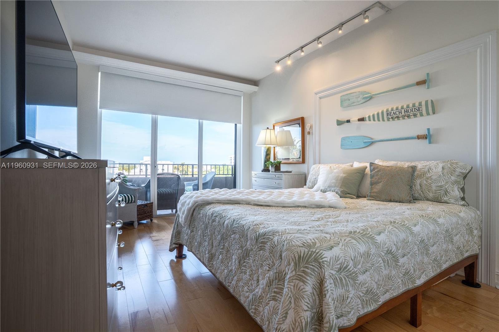 THE EMERALDBAY @ KEY COLO - Residential