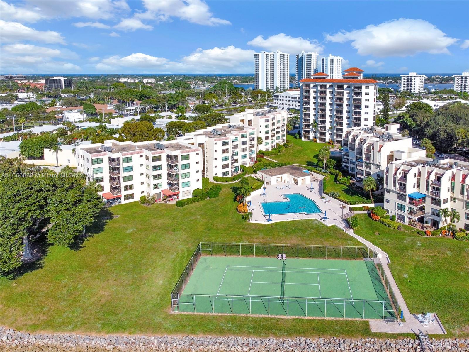 EVERGLADES OF NORTH PALM - Residential