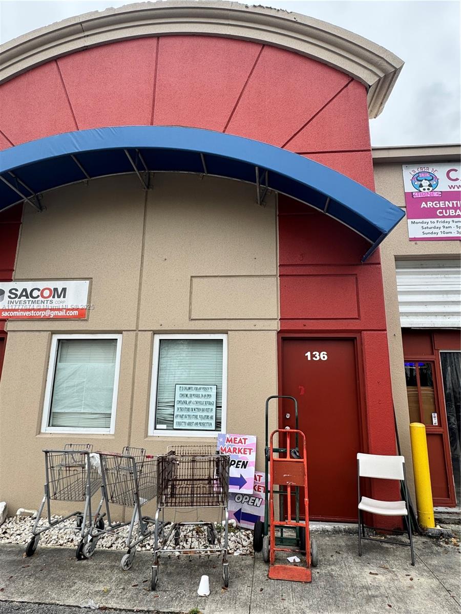Primary Zone: 7100 Industrial Ligh MFG
Primary Land Use: 4118 Light Manufacturing Condominium Commercial
Call listing agent for showing appointment/tenant occupied