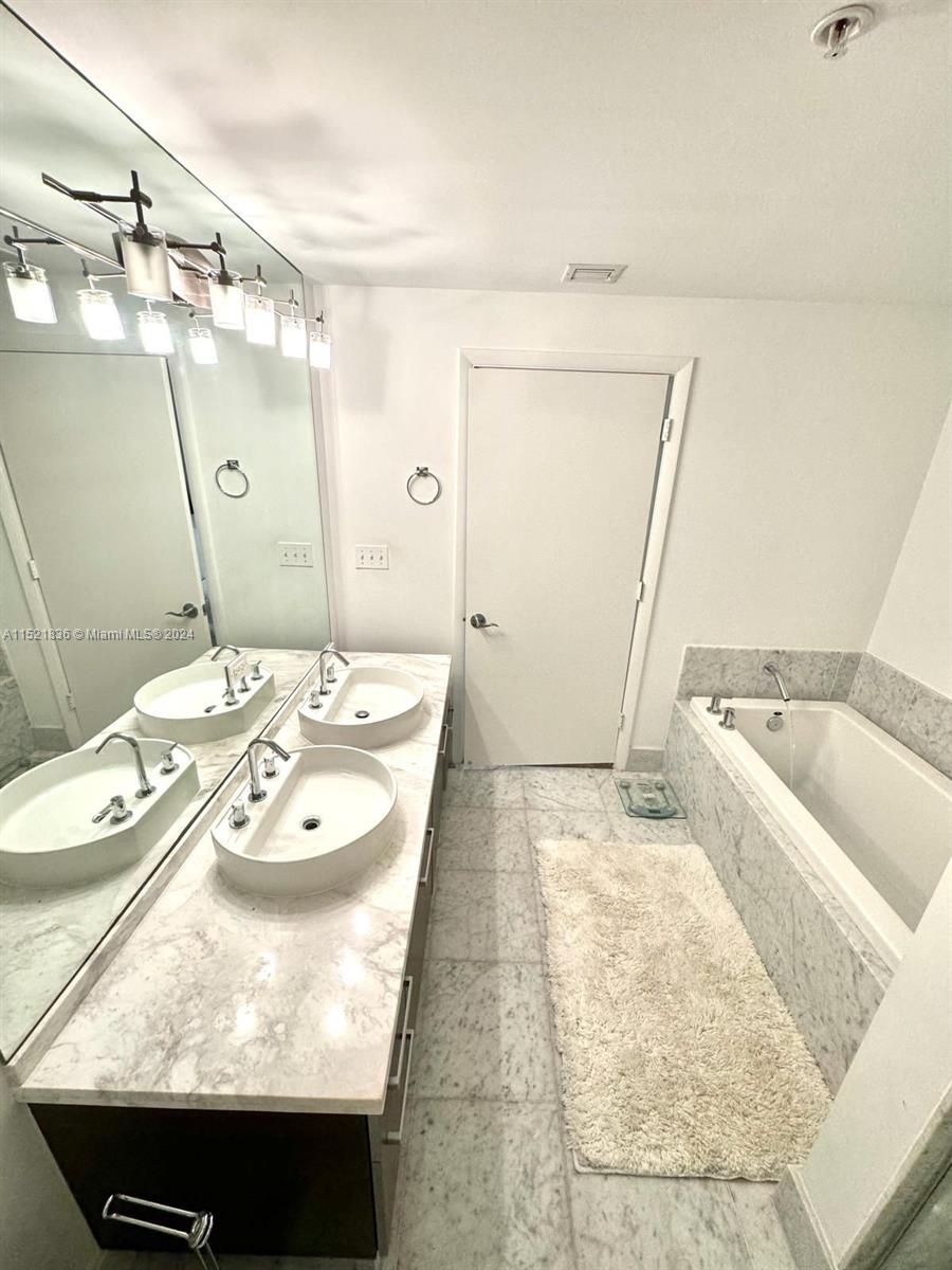 VIZCAYNE SOUTH CONDO - Residential Lease