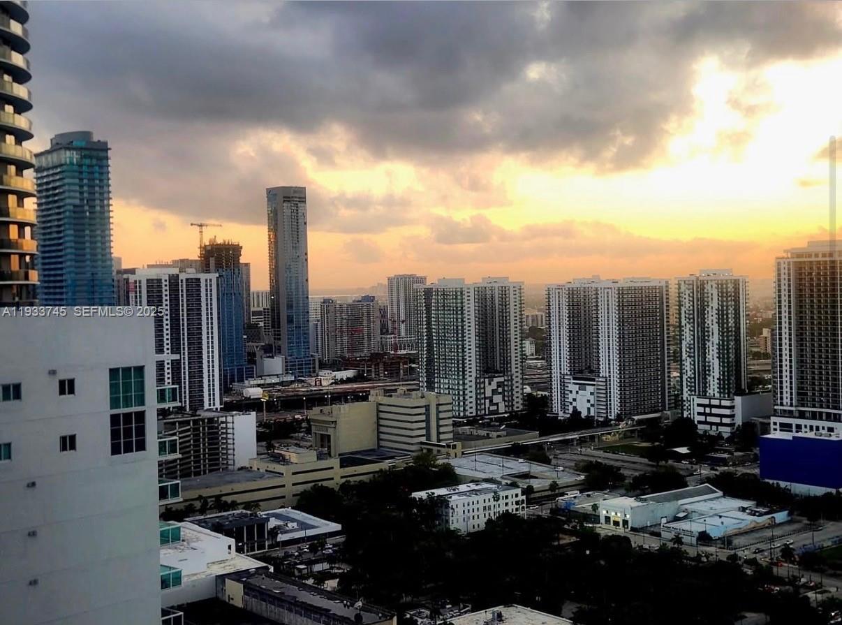 QUANTUM ON THE BAY CONDO - Residential