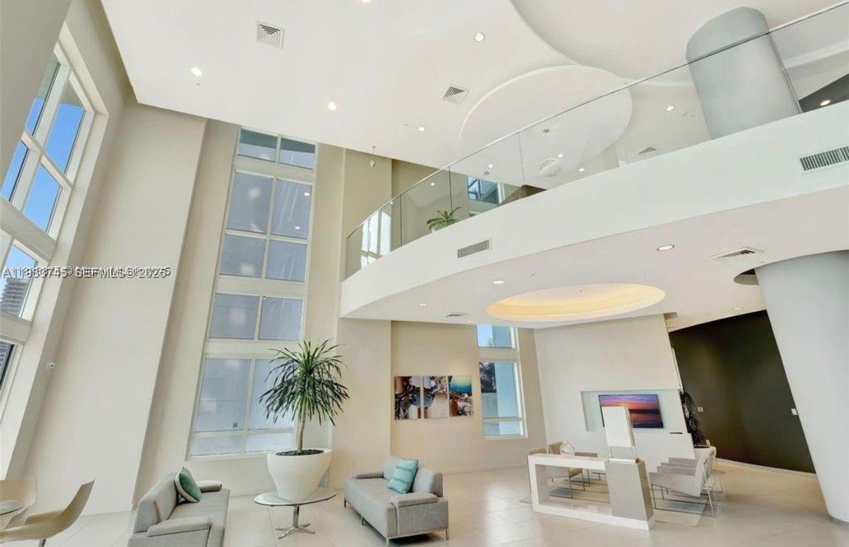 QUANTUM ON THE BAY CONDO - Residential