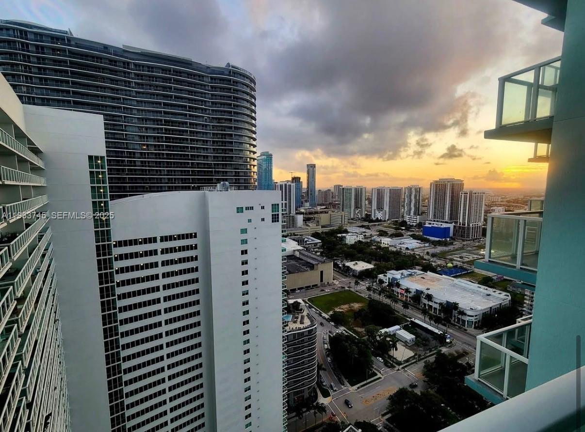 QUANTUM ON THE BAY CONDO - Residential