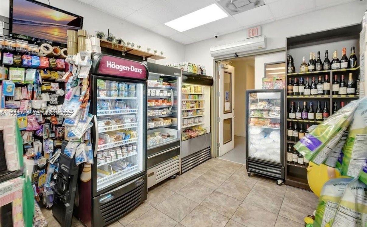 QUANTUM ON THE BAY CONDO - Residential