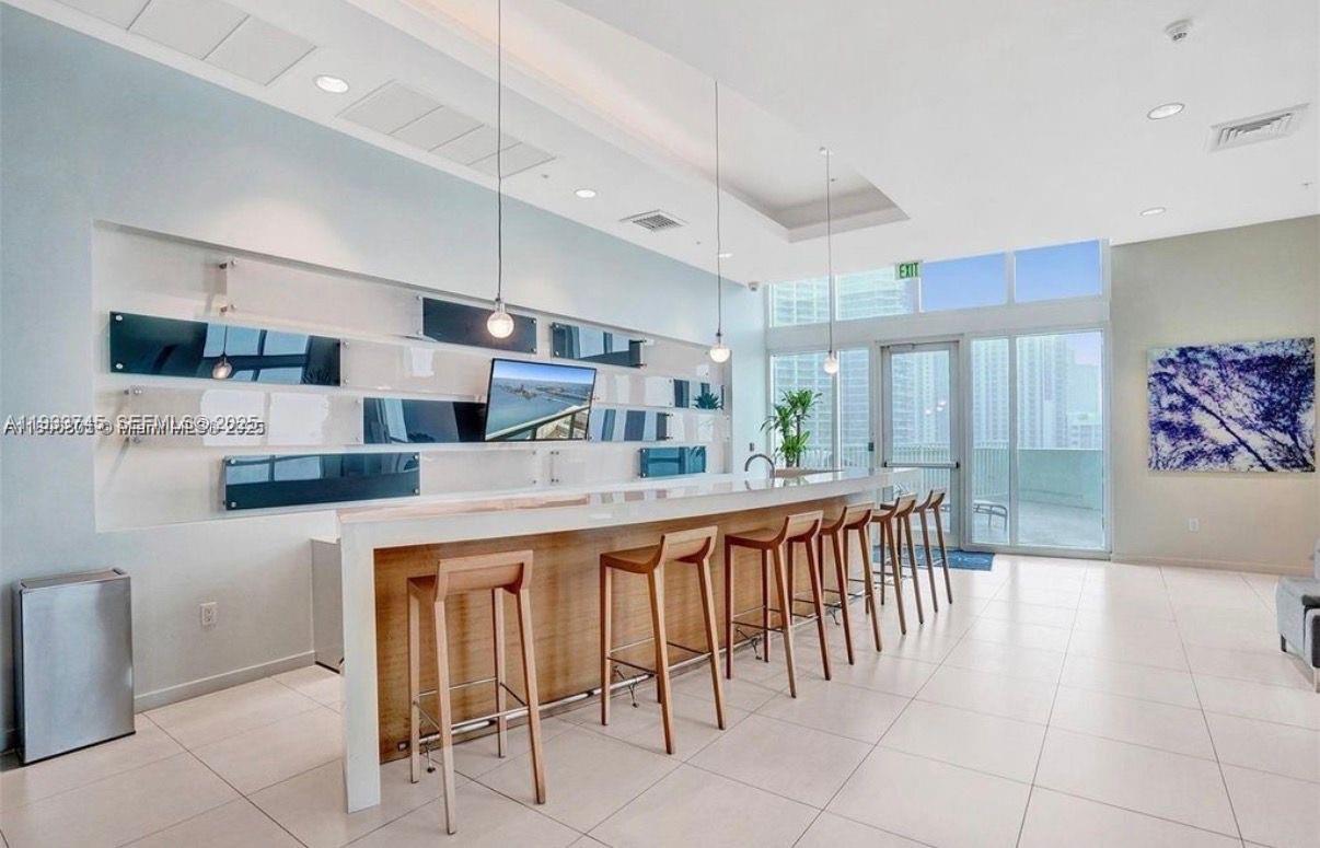 QUANTUM ON THE BAY CONDO - Residential