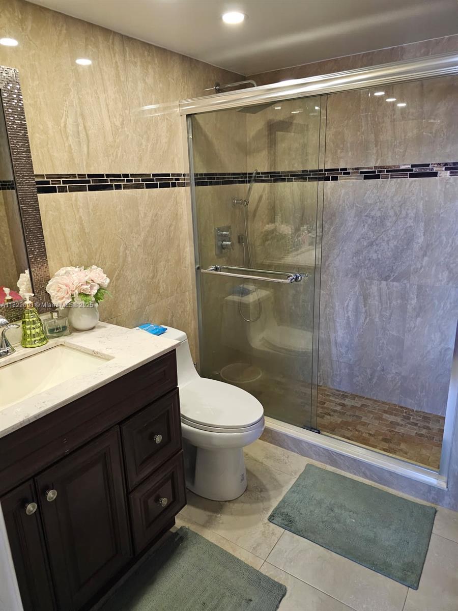 VENETIAN PARK III CONDO - Residential