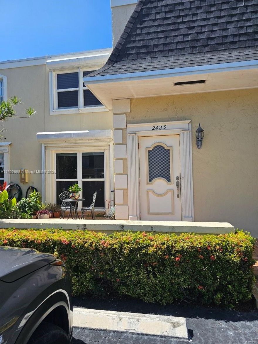 Welcome to this stunning townhouse located in the desirable Three Islands community! This spacious 2-bedroom, 2.5-bath home features numerous upgrades throughout. The first floor boasts elegant tile flooring and a fully remodeled kitchen with modern finishes, perfect for entertaining or everyday living. Upstairs, you'll find laminated wood flooring that adds warmth and style.
Enjoy the convenience of being just minutes from the beach, shopping centers, dining, and all that South Florida has to offer. Don’t miss this opportunity to own a move-in-ready home in a prime location!