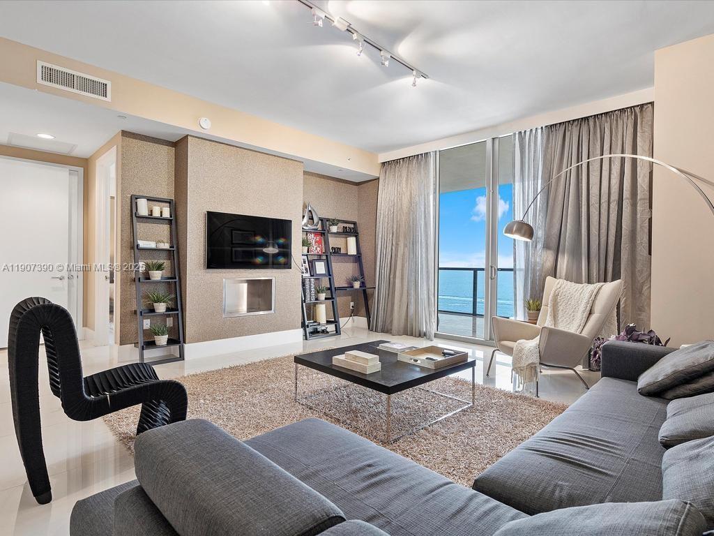 BAL HARBOUR NORTH SOUTH C - Residential Lease