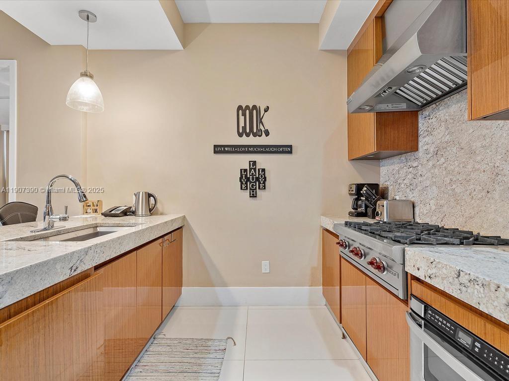 BAL HARBOUR NORTH SOUTH C - Residential Lease