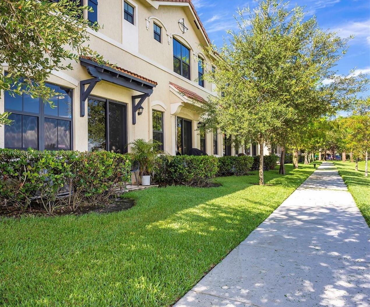 MADISON PLACE - Residential