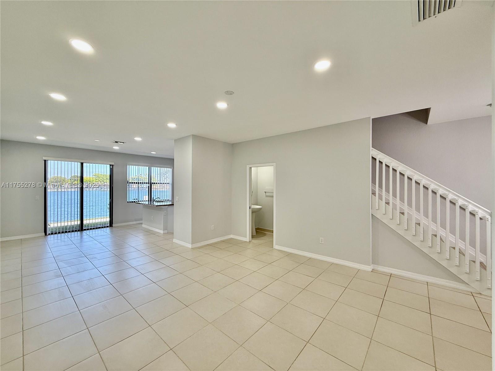 MADISON PLACE - Residential