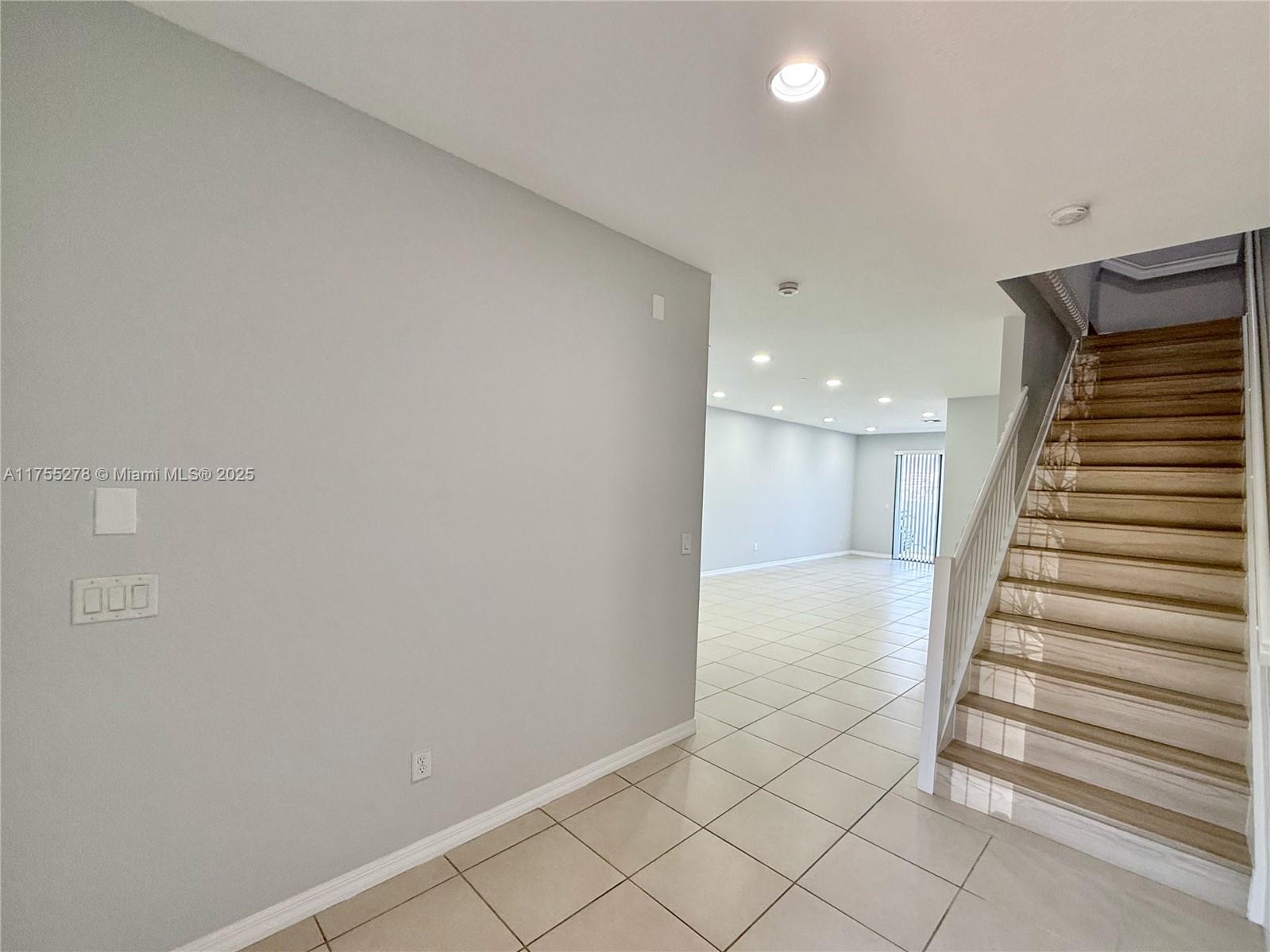 MADISON PLACE - Residential