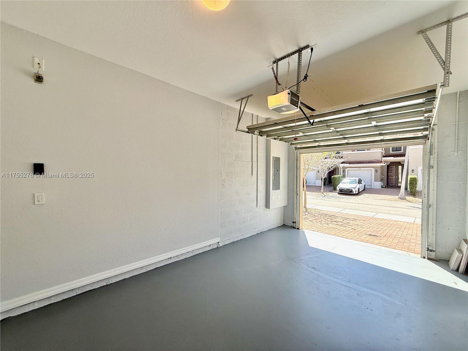 MADISON PLACE - Residential