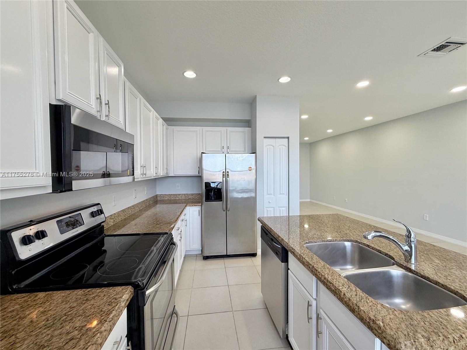 MADISON PLACE - Residential