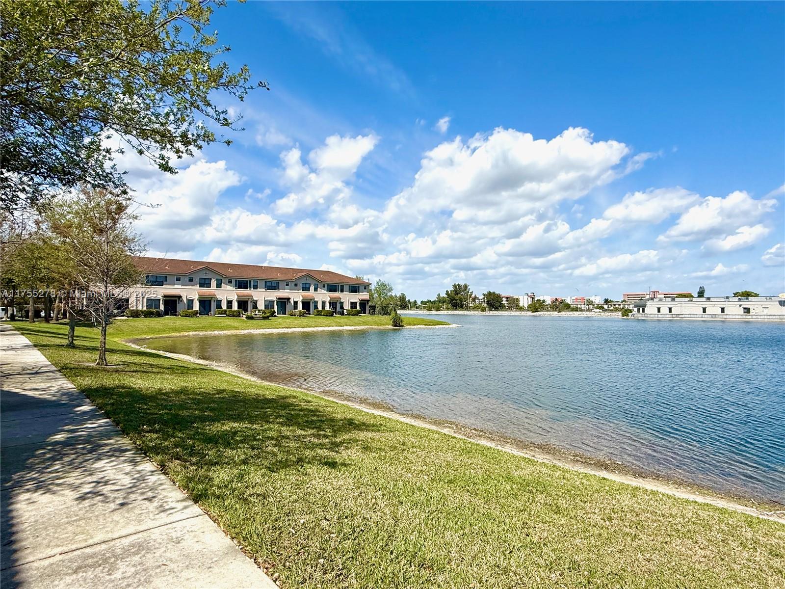 MADISON PLACE - Residential
