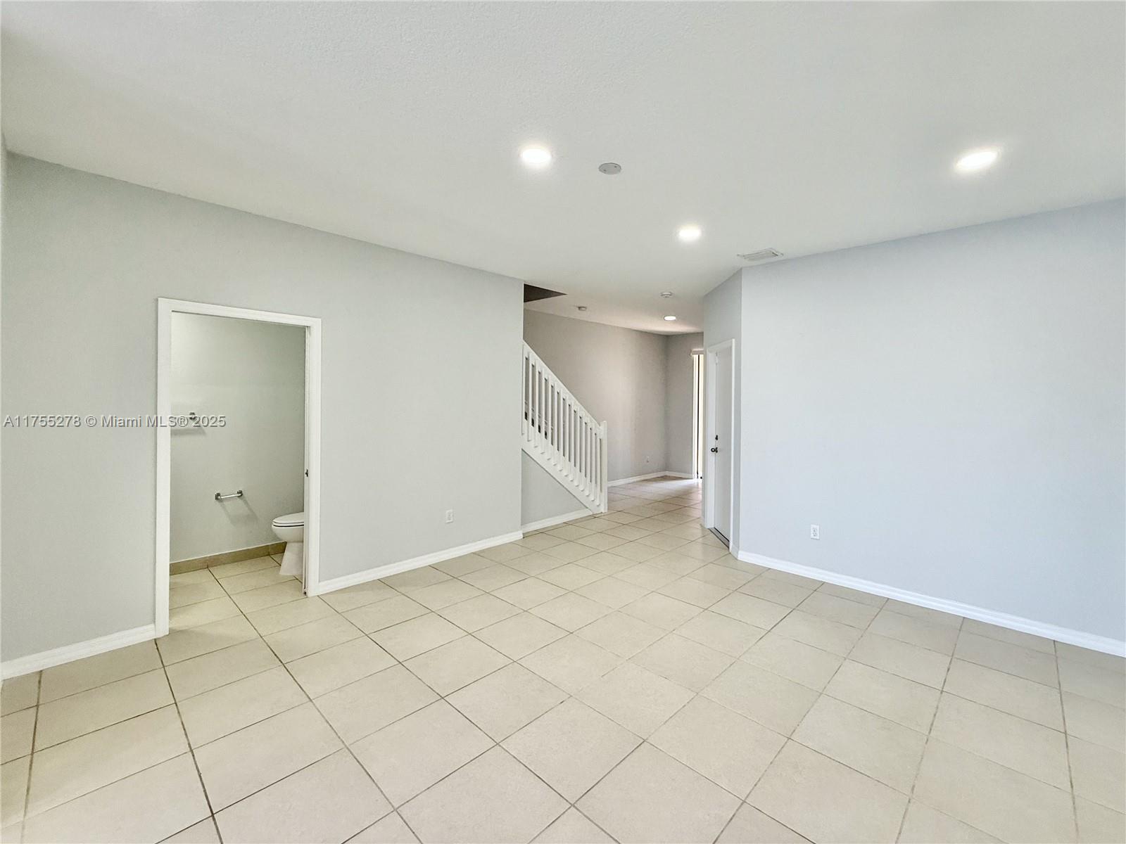 MADISON PLACE - Residential