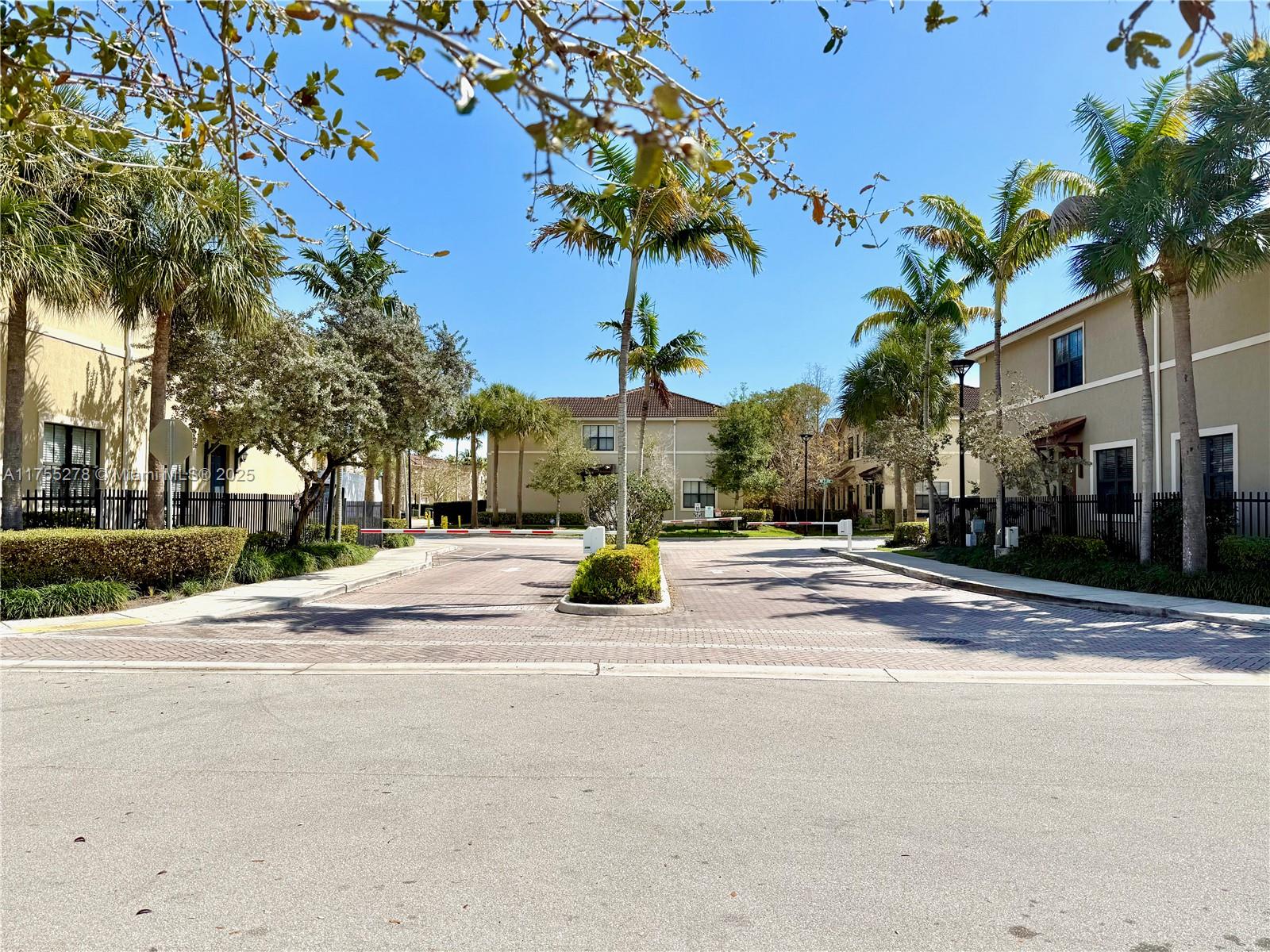MADISON PLACE - Residential